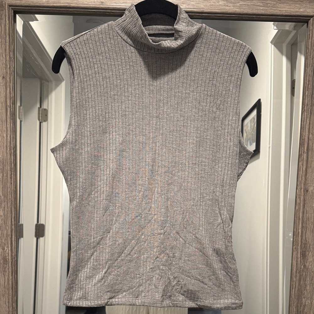 Abercrombie & Fitch Ribbed Gray mock neck tank